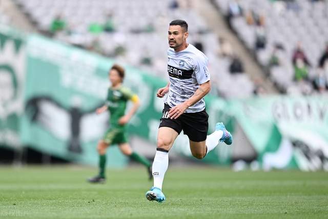 五大联赛助攻榜：萨卡居首 亚马尔9次排第2