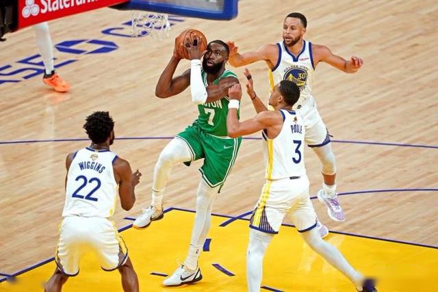 勇士双向合同再签一名后卫 夏季联赛场均16分