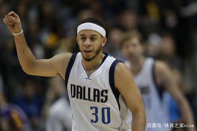 羽毛球亚锦赛：石宇奇男单登顶 国羽两冠两亚收官